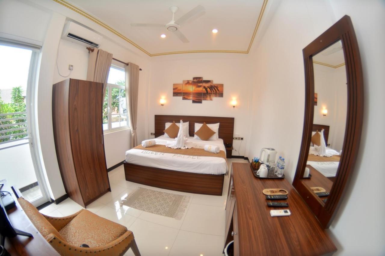 Negombo New Queen'S Palace Exterior photo